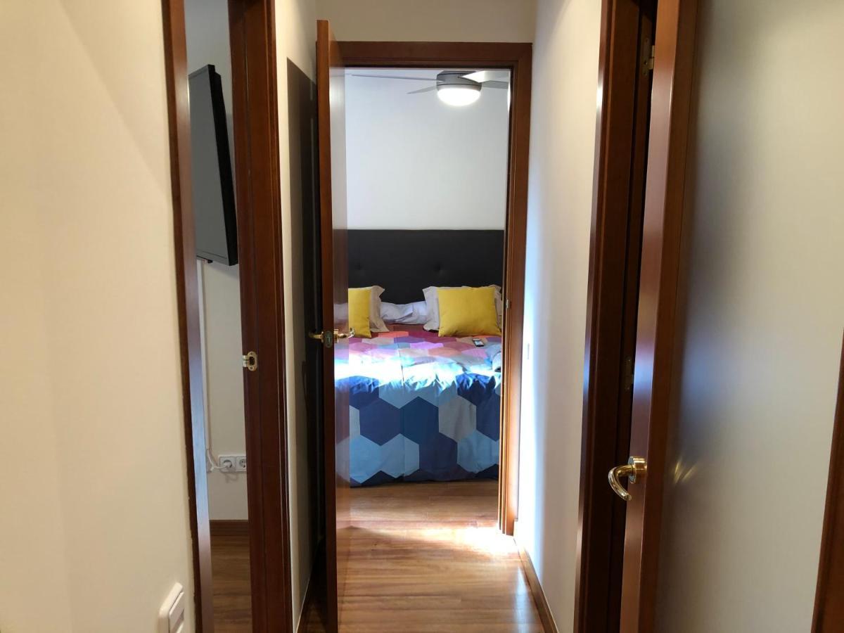 Apartaments Vicus 2 Con Vistas A La Plaza Mayor De Vic Bagian luar foto